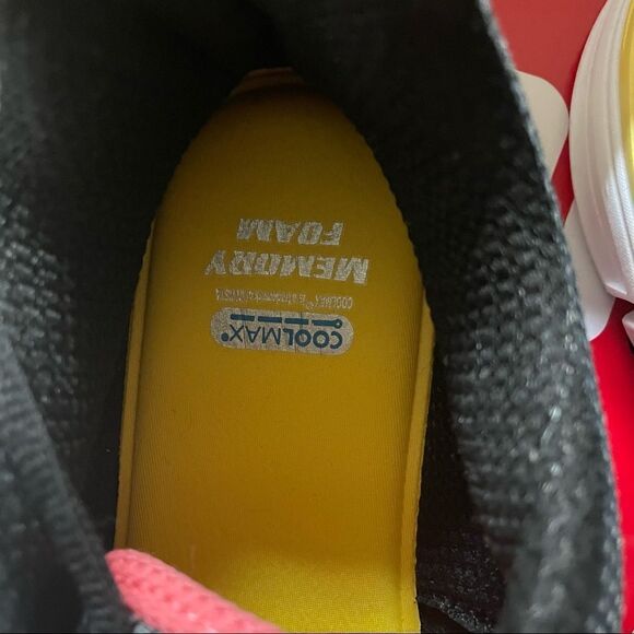 New Women's FILA Memory Foam Running Shoe size 10 - Picture 4 of 6